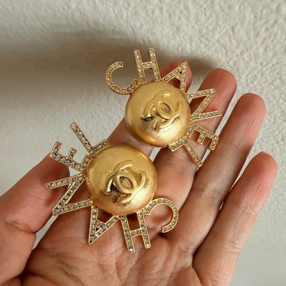 ☀️ Vintage Chanel Rhinestone Logo Statement Clip-On Earrings✨
